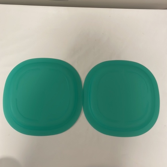 2 Jadeite Green Tupperware Plates. - Picture 4 of 4